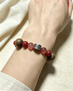 Love Frame DIY crystal bracelet kit lifestyle product photo thumbnail