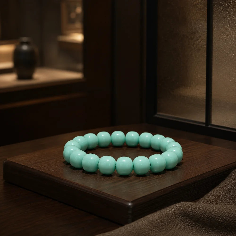 Turquoise single-stone bracelet material study